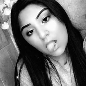 Meet your Posher, Jasmin